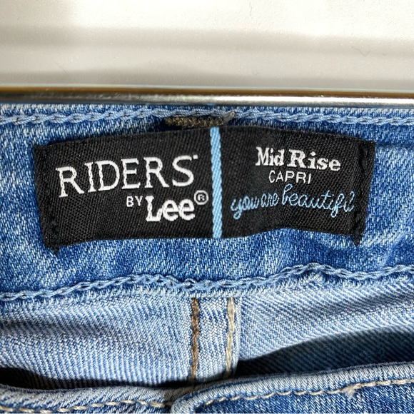 Riders by Lee Womens Capri Jeans Sz 8 Blue Medium Wash Mid-Rise Stretch Denim - Picture 5 of 10